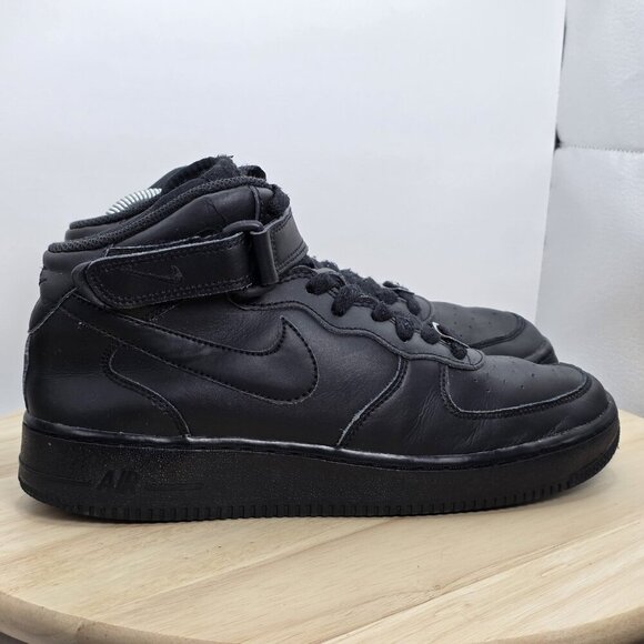 NIKE Air Force 1 Mid '07 Triple Black Women's Size 8.5 314195-004 Unisex GS 7Y - Picture 3 of 9